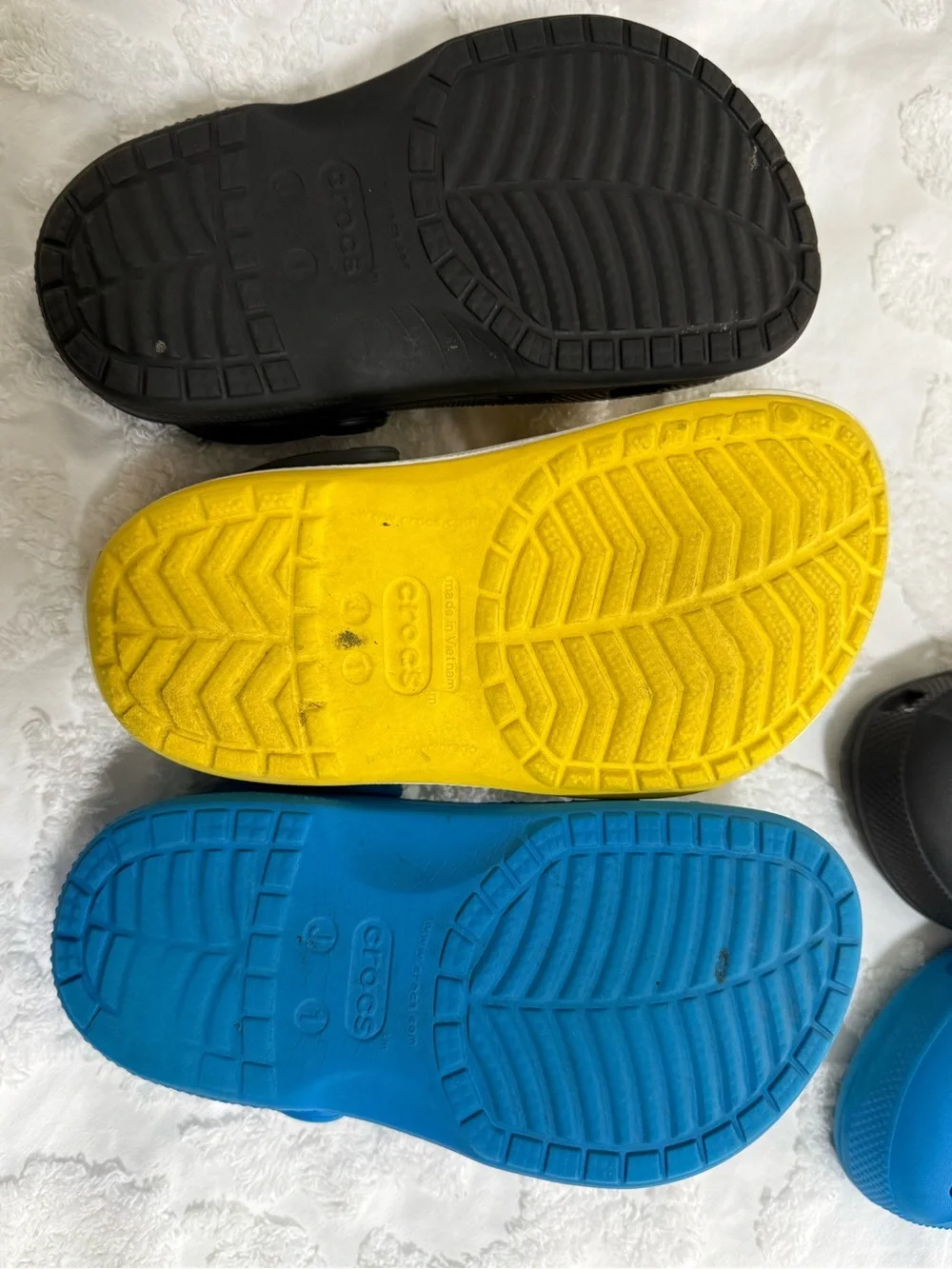Crocs Kids Classic Clog - Black, Yellow, Blue j1